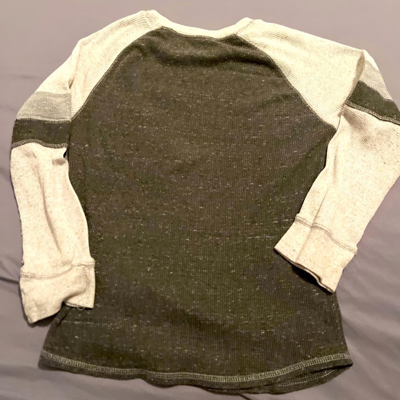 Arizona M (10/12)  gray long sleeve shirt. - Picture 2 of 2